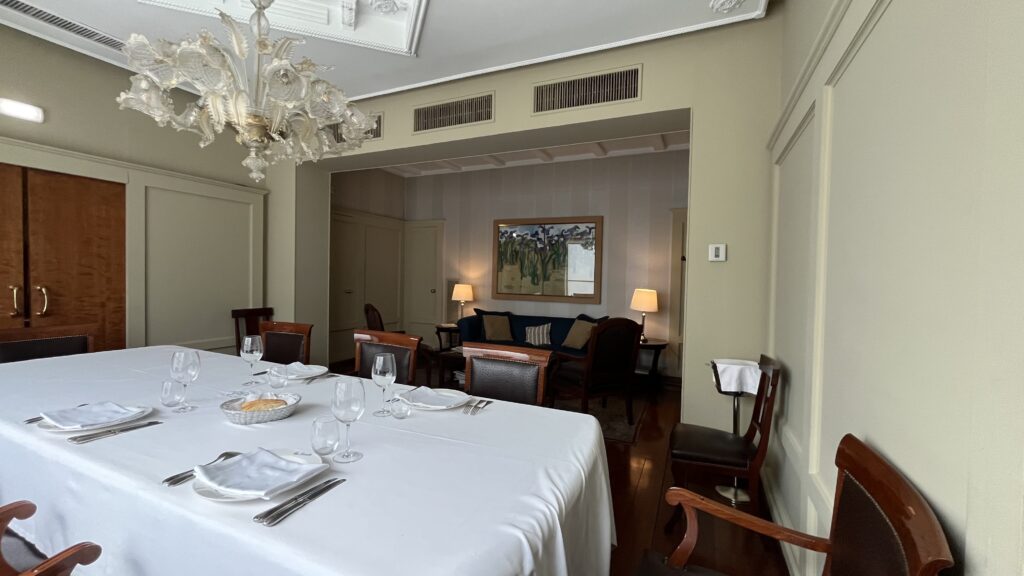 Salón VIP de los tres salones privados de Restaurante Txalupa