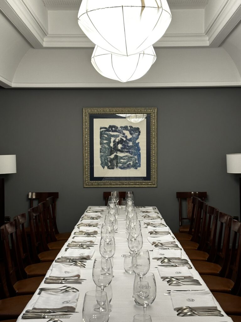 Uno de los tres salones privados de Restaurante Txalupa