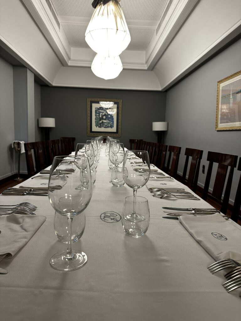 Uno de los tres salones privados de Restaurante Txalupa