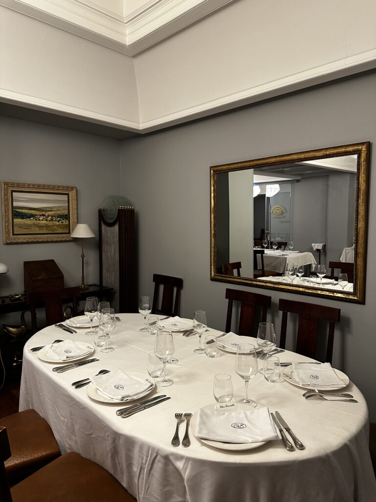 Segundo de los tres salones privados de Restaurante Txalupa