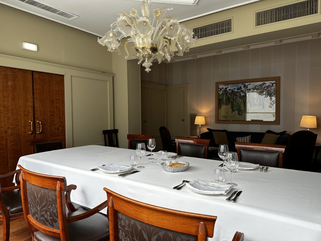 Salón VIP de los tres salones privados de Restaurante Txalupa