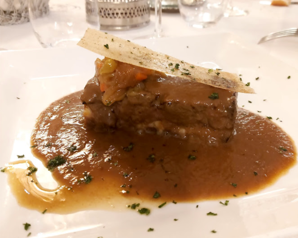 Plato principal elaborado en Restaurante Txalupa