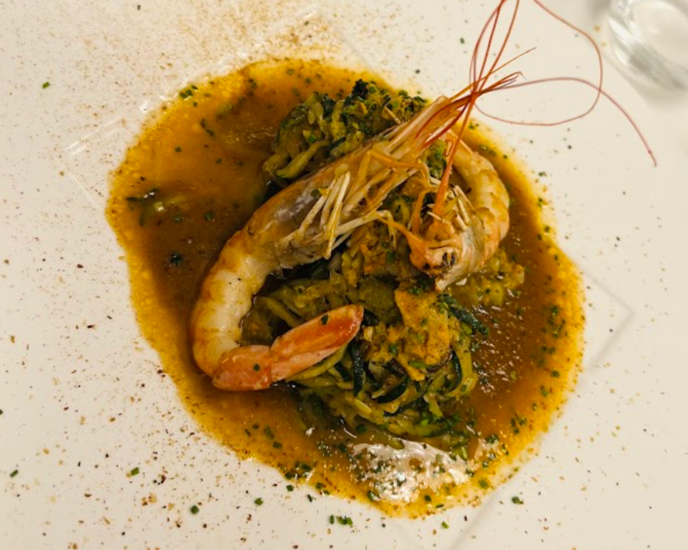 Plato con gambas ekaborado en Restaurante Txalupa